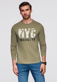 Лонгслив Лонгслив