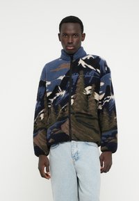 Флисовая куртка Флисовая куртка