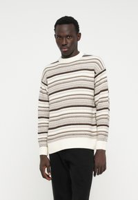 Пуловер Пуловер