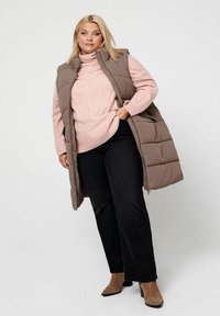 Длинный жилет Длинный жилет