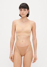 Стринги Стринги