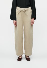 Широкие брюки Широкие брюки