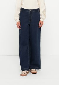 Джинсы Джинсы