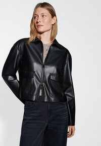 Кожаная куртка Кожаная куртка