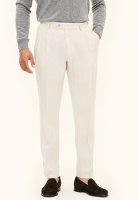 Льняные брюки Льняные брюки