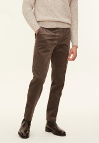 Вельветовые брюки Вельветовые брюки