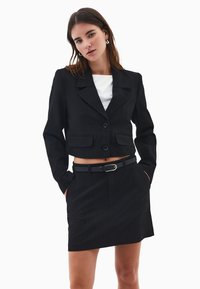 Короткий блейзер Короткий блейзер