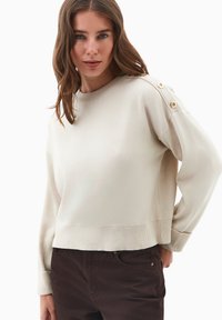 Пуловер Пуловер