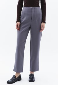 Узкие брюки Узкие брюки