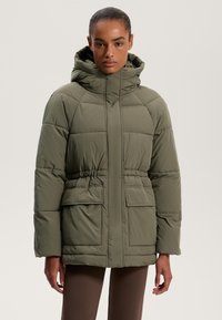 Спортивная куртка Спортивная куртка