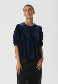 Блузка Блузка