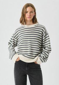 Пуловер в полоску Пуловер в полоску