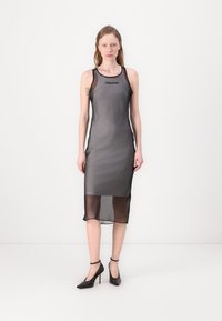 Платье футляр Платье футляр