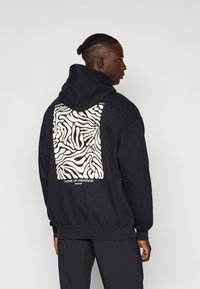 Спортивная кофта Спортивная кофта