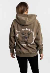 Пуловер с капюшоном Пуловер с капюшоном