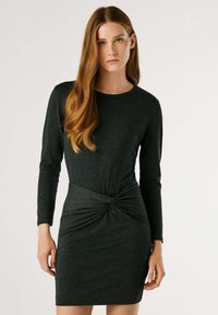 Вязаное платье Вязаное платье