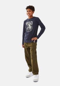 Лонгслив Лонгслив