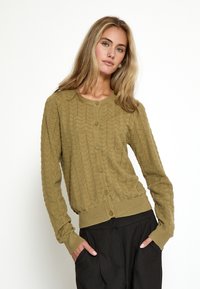 Вязаная кофта Вязаная кофта