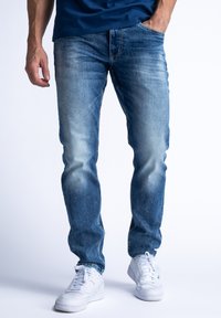 Узкие джинсы Узкие джинсы