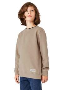 Пуловер Пуловер