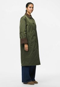 Шерстяное пальто Шерстяное пальто