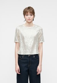 Футболка Футболка