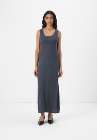 Вязаное платье Вязаное платье