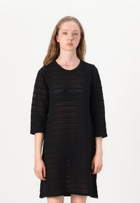 Вязаное платье Вязаное платье