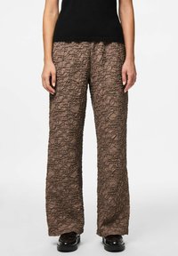 Широкие брюки Широкие брюки