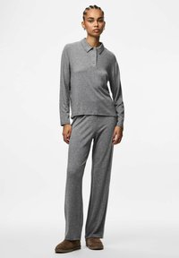 Широкие брюки Широкие брюки