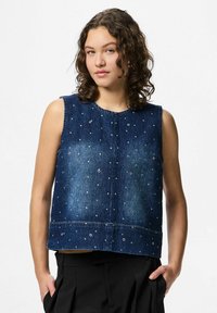 Джинсовая жилетка Джинсовая жилетка