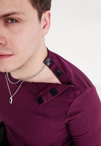 Лонгслив Лонгслив