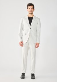 Костюм Костюм