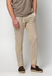 Вельветовые брюки Вельветовые брюки