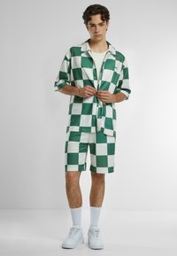 Шорты Шорты