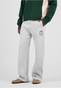 Спортивные штаны Спортивные штаны