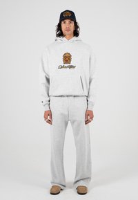 Пуловер с капюшоном Пуловер с капюшоном