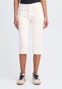 Короткие джинсы Короткие джинсы