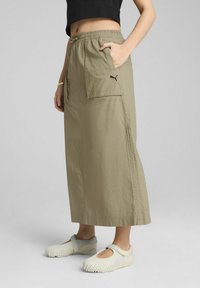 Юбка с накладными карманами Юбка с накладными карманами