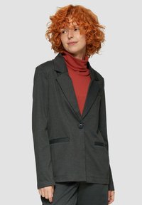 Блейзер Блейзер