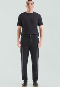 Прямые джинсы Прямые джинсы