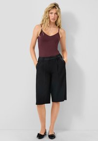 Шорты Шорты