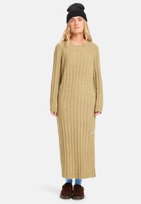 Вязаное платье Вязаное платье