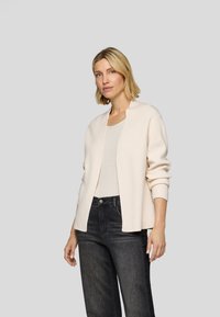 Вязаная кофта Вязаная кофта