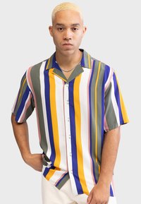 Рубашка с коротким рукавом Рубашка с коротким рукавом