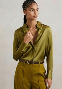 Шелковая блузка Шелковая блузка