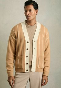 Вязаная кофта Вязаная кофта