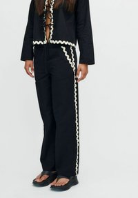 Прямые брюки Прямые брюки