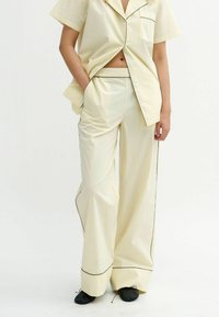 Широкие брюки Широкие брюки