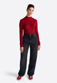 Пуловер Пуловер